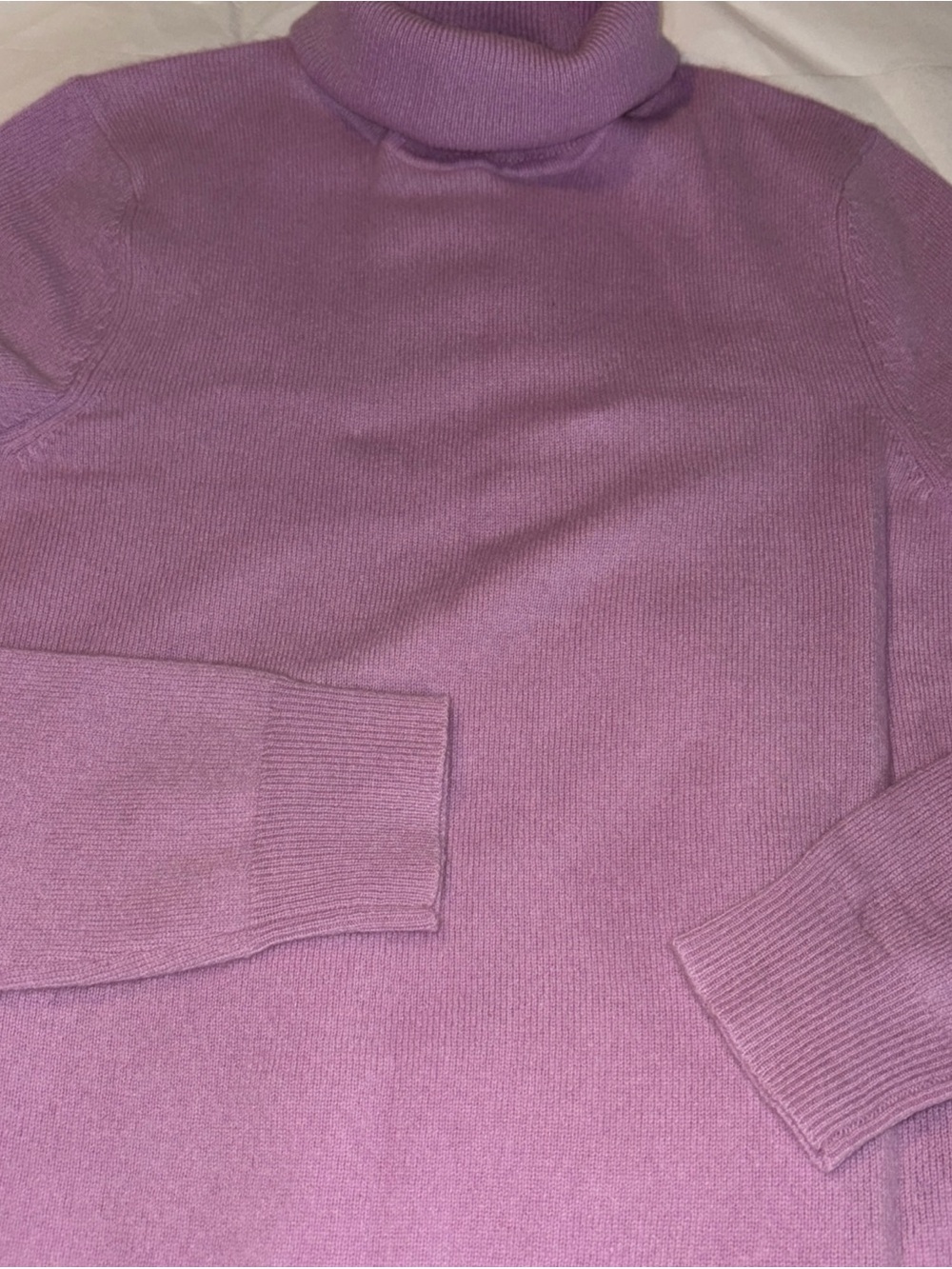 Lord & Taylor 100% cashmere women’s lilac Turtleneck Sweater - Classic Knit Sz S